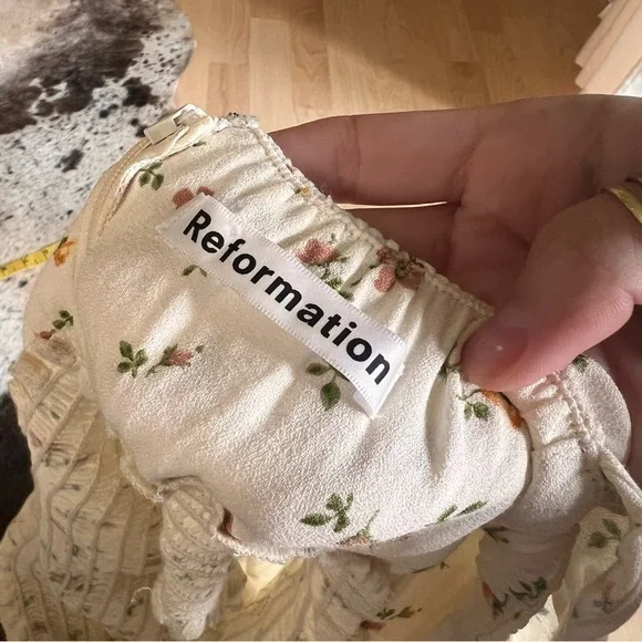 REFORMATION Emmaline Yellow Floral Print Smocked Mini Dress 0‎ - Picture 4 of 9